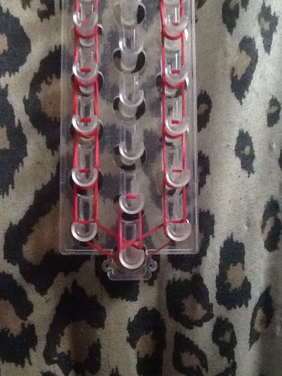 now for the bows. place the first band like this.