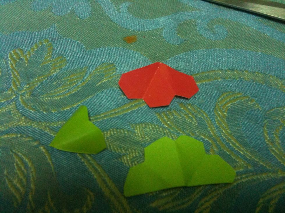 Now for the cut petals.. We can make another set of flowers