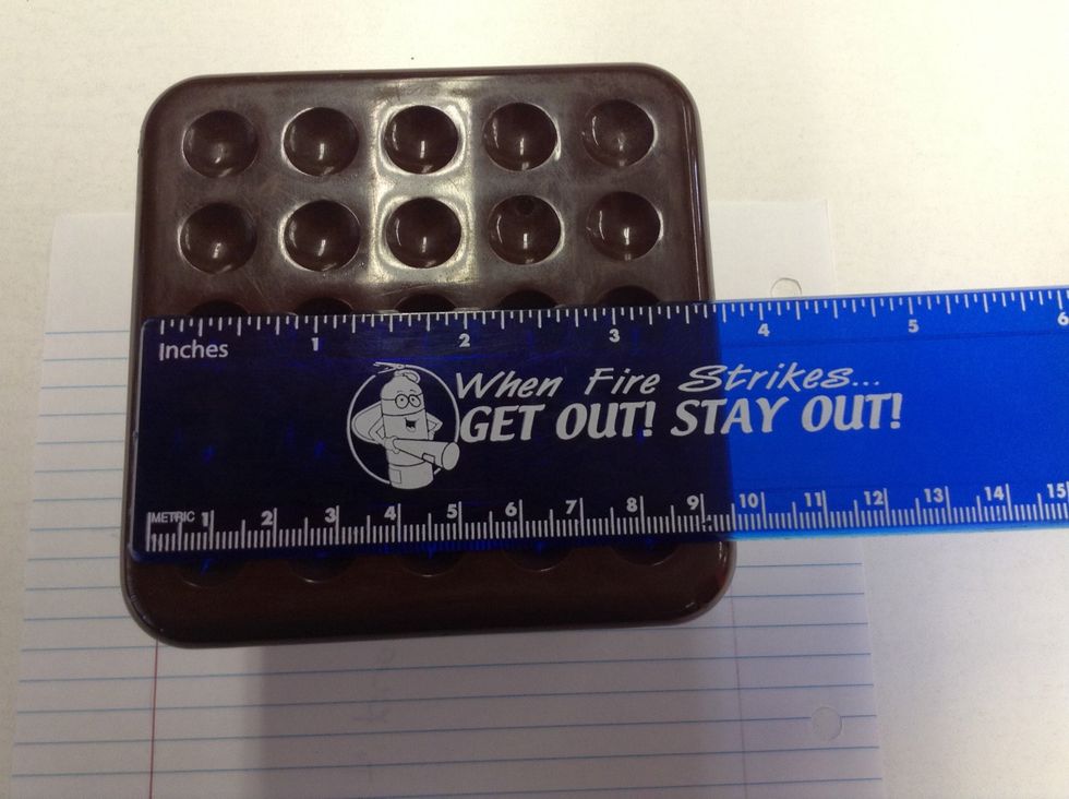 Now for the last step of the measuring process, take the Width and measure it. I am going to round it up to 4".