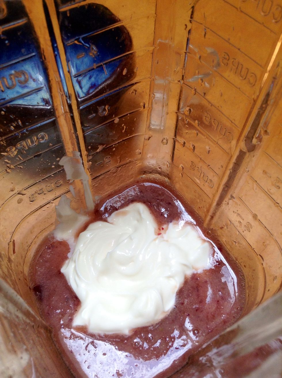 Now for the yogurt! Add the ginger here if you want to use it, which you totally should ! \ud83c\udf39