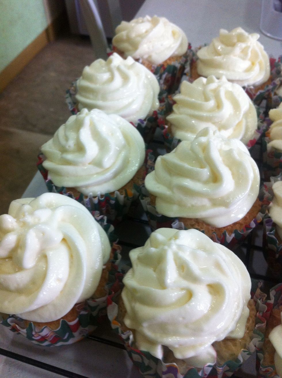 Now frost your cupcakes.