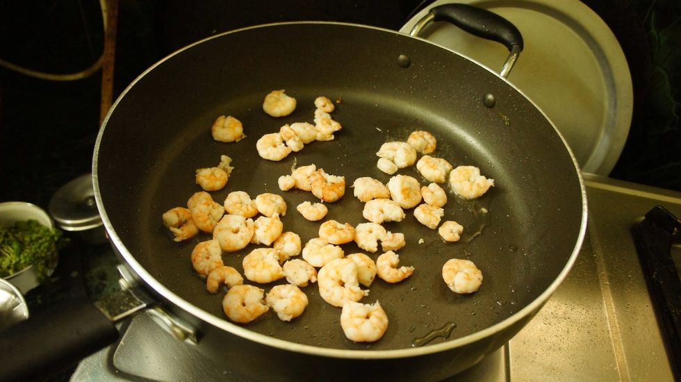 Now fry the prawns for 2 mins with a pinch of salt and black pepper to it...