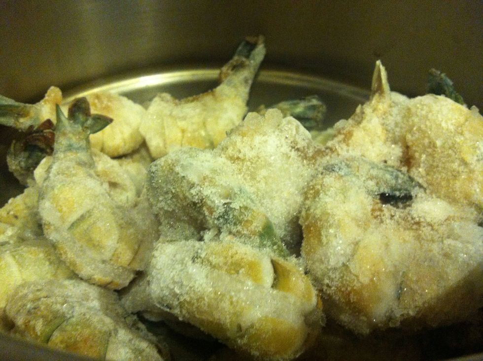 Now get a frozen shrimp & cook it in a double boiler. This should be one of the first steps that should be done first \u27a1