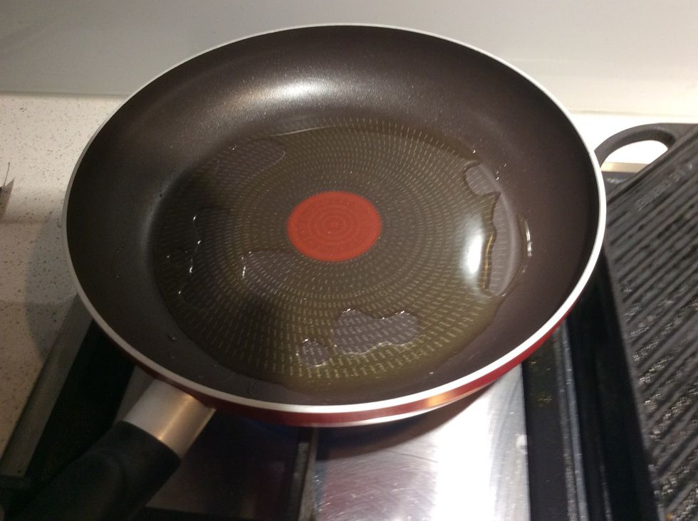 Now get a non-stick pan and drizzle some oil at low heat, then quickly pop in your veggies at low heat and stir-fry.