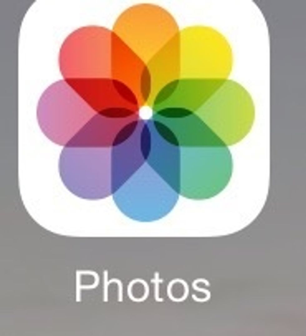 Now go down to the bottom of the screen a click on the Photos icon