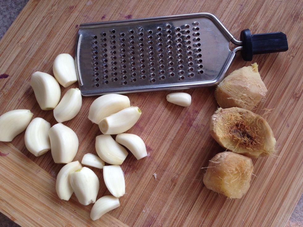 Now grate the garlic and ginger
