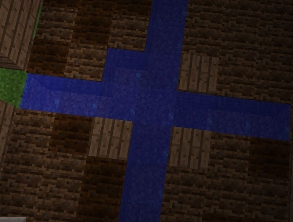 Now hoe it and the corners I forgot to put a block there so u don't Do that kk
