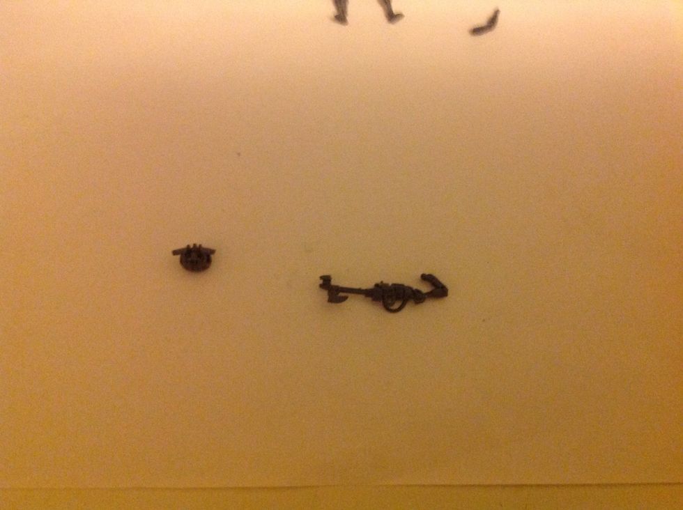 Now I have glued the main parts like this one tip is to start whit the chest and the the weapon. Now it's time to glue it all