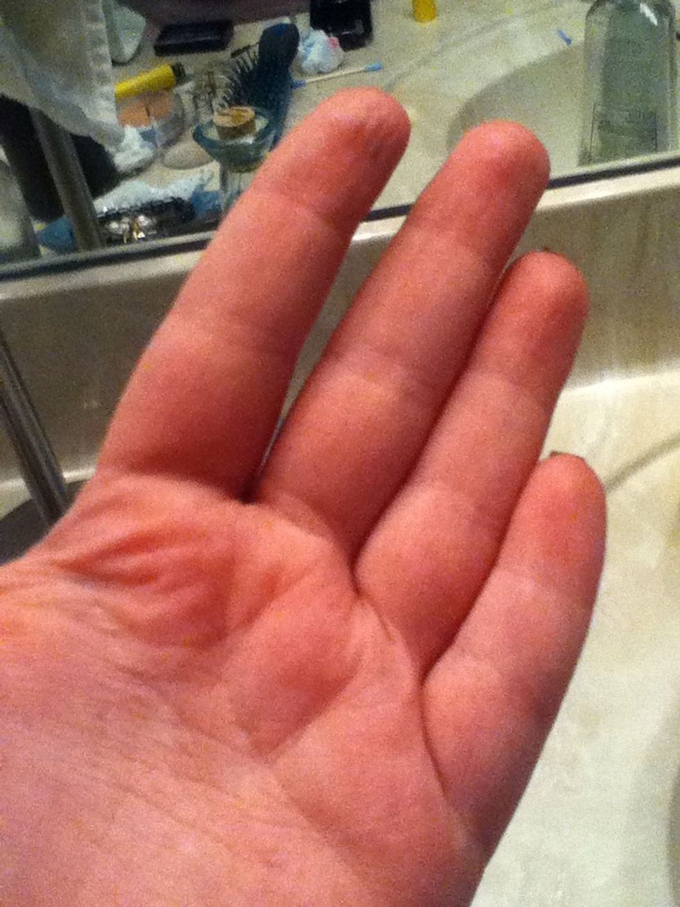 Now I use this, it was free, so you know might as well use it, eh? I have man hands :p