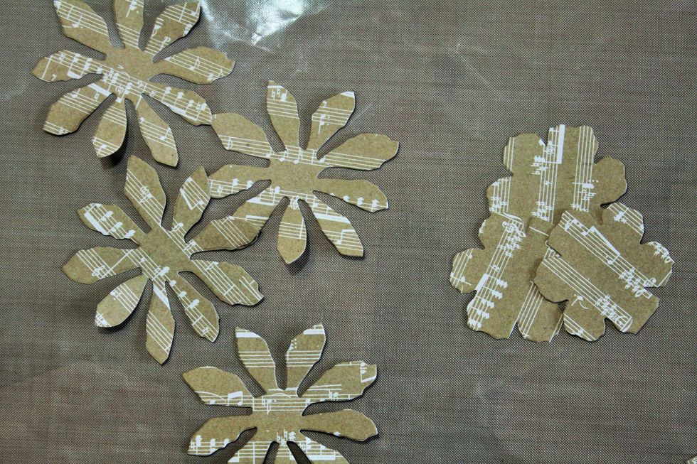 Now, I used the Tattered Florals die to make these flowers. Any floral die will work.