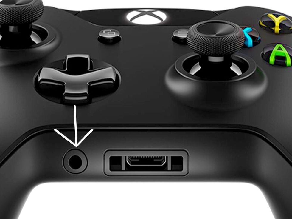 Now if you have the new controller you only have headphone jack hole which means you can use all headphones with one cord.
