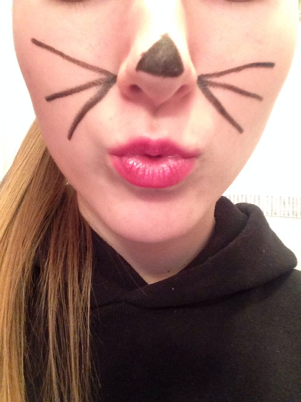 Now if you want to spice up the look you can add so pink lipstick like this \u2b06\ufe0f but it's optional