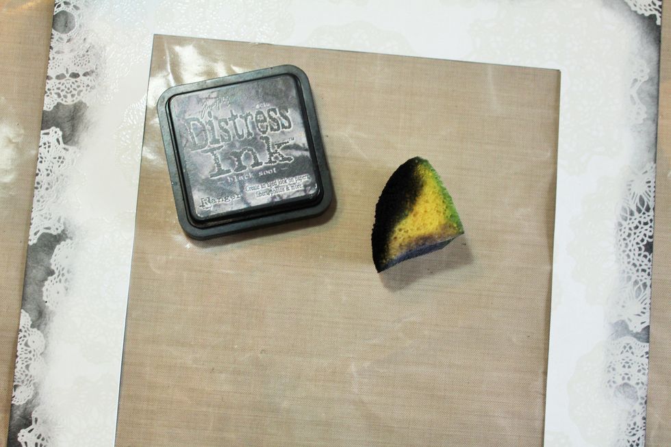 Now, ink around the edges of the Kaiser paper, covering all the white areas with ink.