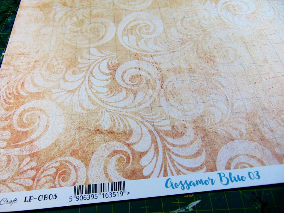 Now it gets exciting! I chose this Lemon Craft paper from the main January kit .....