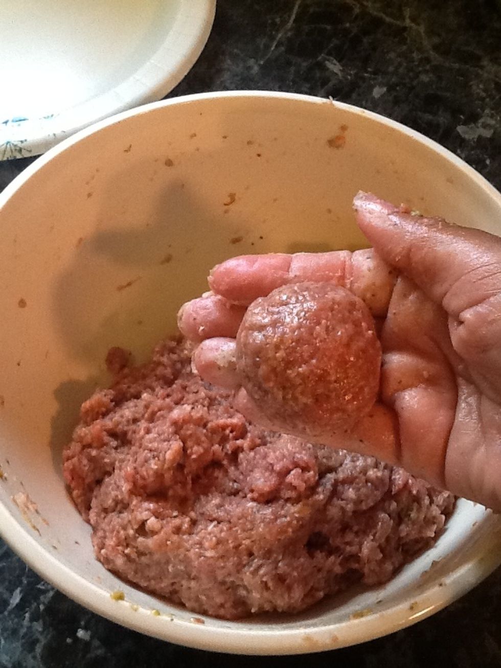Now let's make meatballs. Take 2 tbs worth of beef and roll it into a ball. or make them any size you want.\ud83d\ude0a