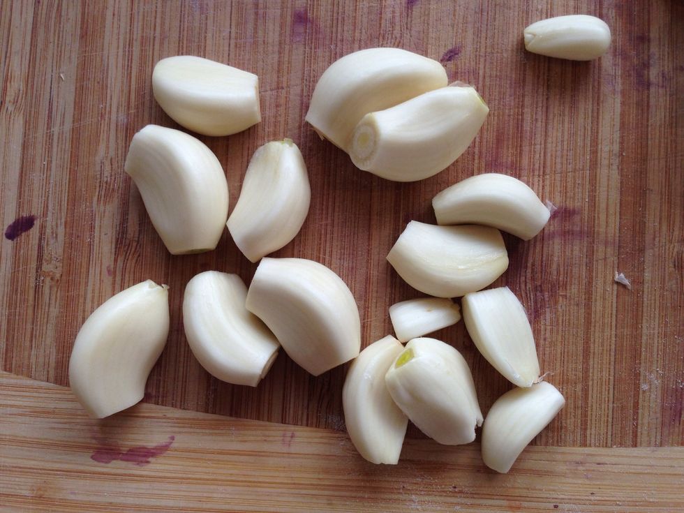 Now lets get started with the mixture. 15 cloves of Garlic. Pealed.