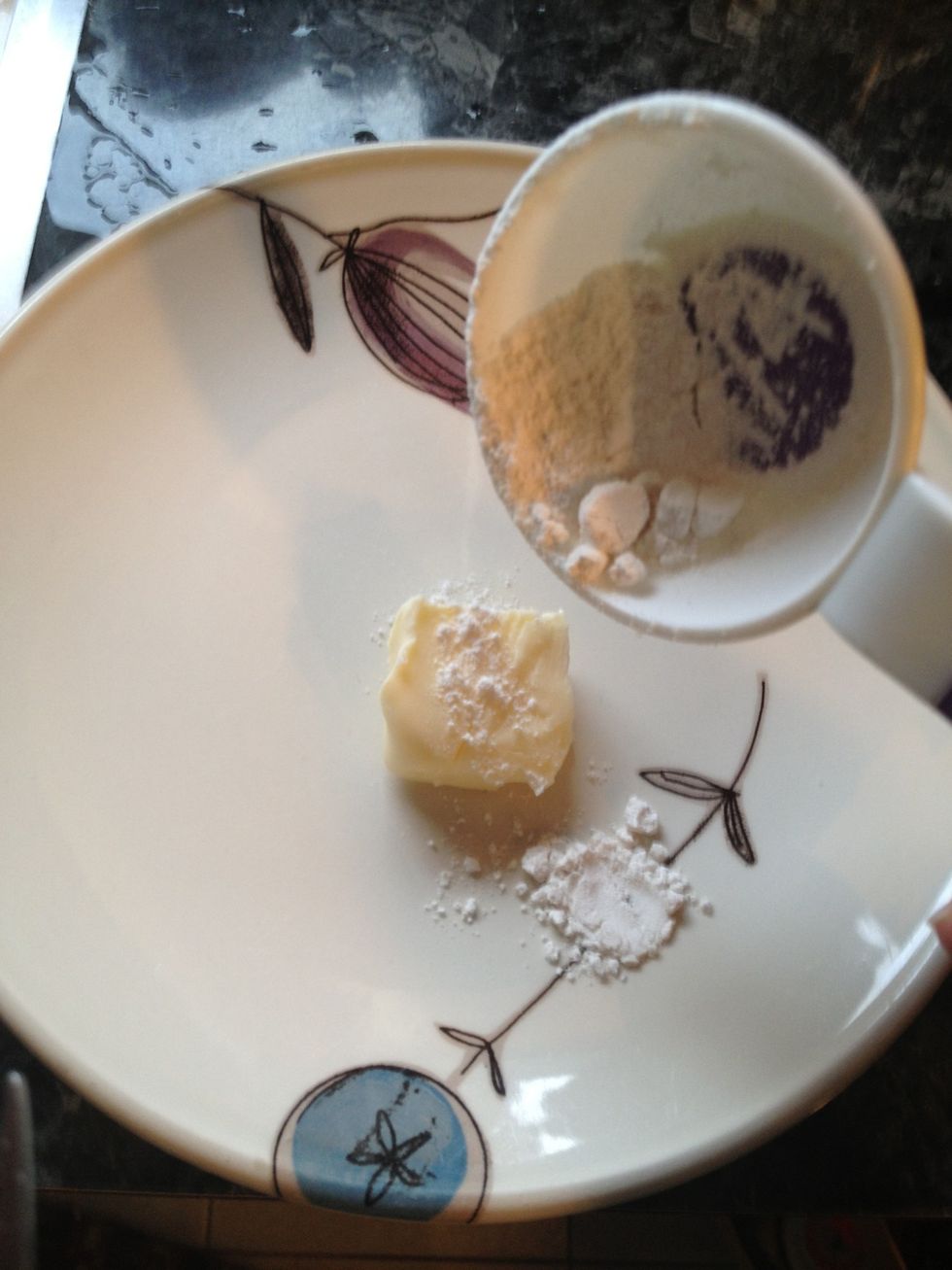 Now lets play a little. Lets make a rue otheriwise known as a beurre mani\u00e9 (its a short quick way,it still has the same components being butter and flour, no biggy) :D