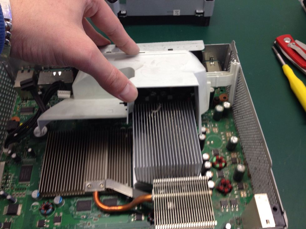 Now lift the fan shroud. It is clipped in place. Be careful!