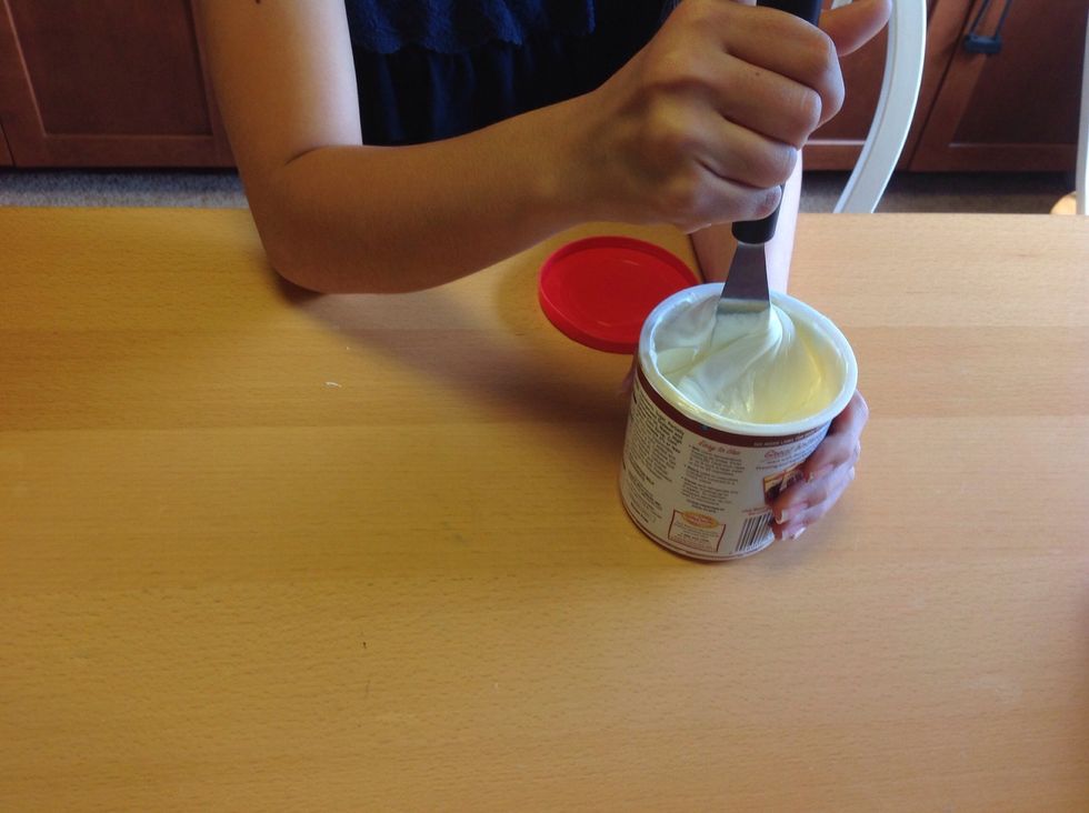 Now, mix the frosting so that it is not all clumpy.