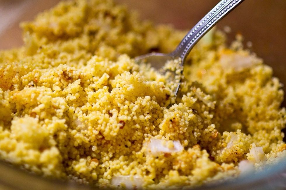 Now mix the olive oil in and make sure that all the pasta pellets are coated.