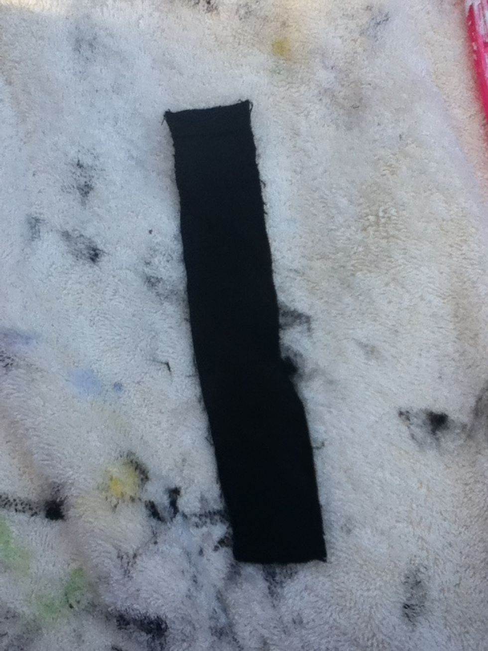Now, paint that 1 inch strip black on one side. Allow everything to dry COMPLETELY!!!!