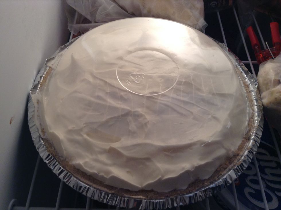 Now place your pie into the freezer for about 4 hours.