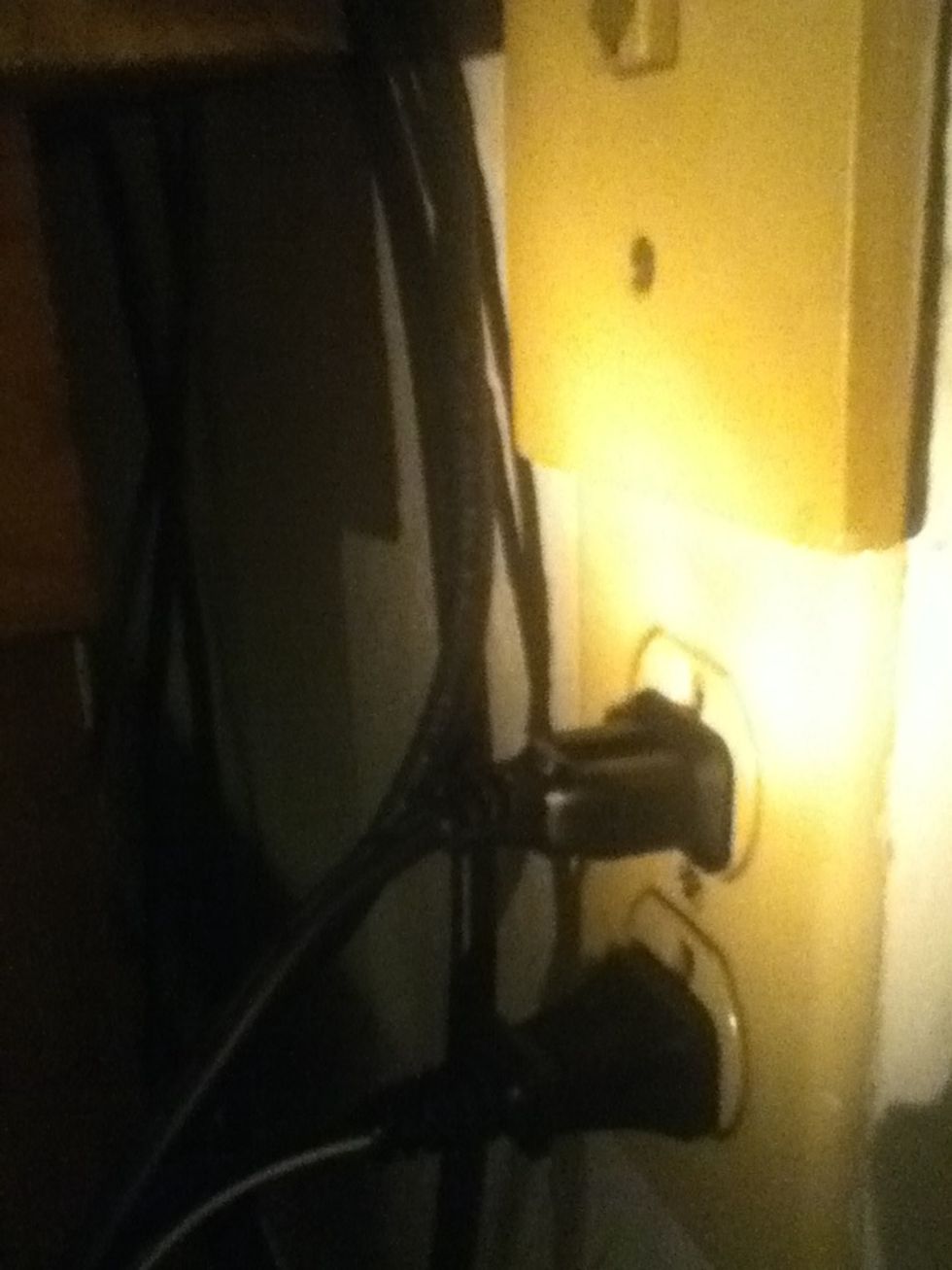 Now plug the power wire into an outlet.