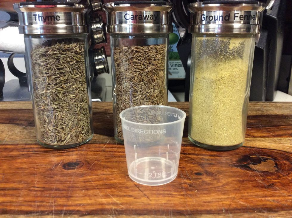 Now, prepare your decadent seasoning. 1/2 tsp Ground Fennel, 20-25 Caraway Seeds, & 1/4 tsp Thyme. Just eyeball it with the Caraway and Thyme.