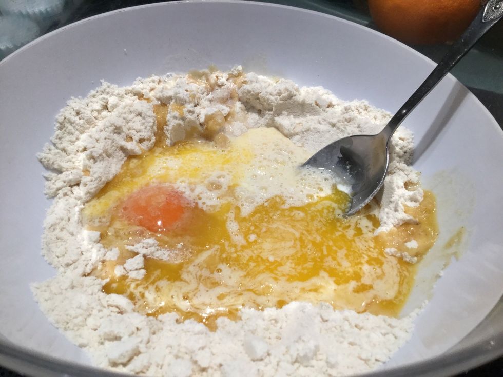 Now put the milk and egg into the flour and cinnamon