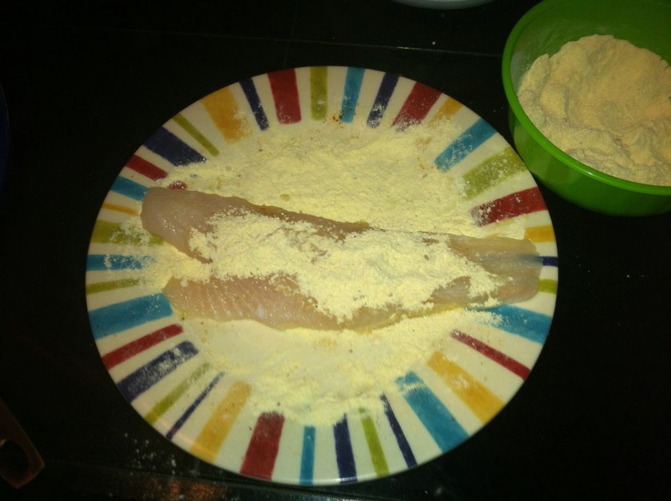 Now rub the mix on the catfish.