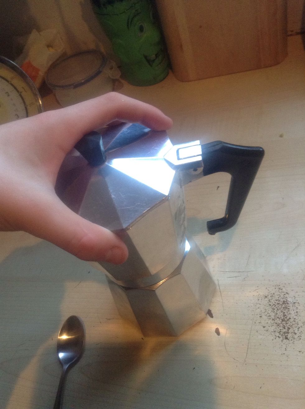 Now, screw the top chamber onto the one with water in it,make sure it is a tight fit,but don't make it too tight as this will make it harder when you have to clean it.