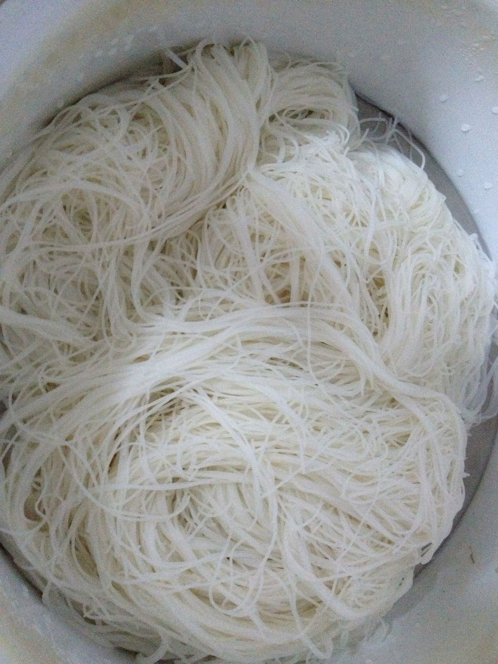 now soak dry rice vermicelli in a bowl for 3 mins and put them into a steamer.. heat them for 10 mins (high heat)