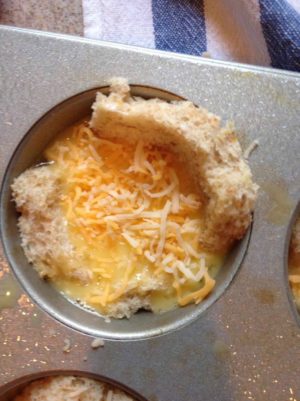 Now sprinkle the cheddar cheese on top... I actually used a mix of cheddar and mozzarella, it's really just your preference