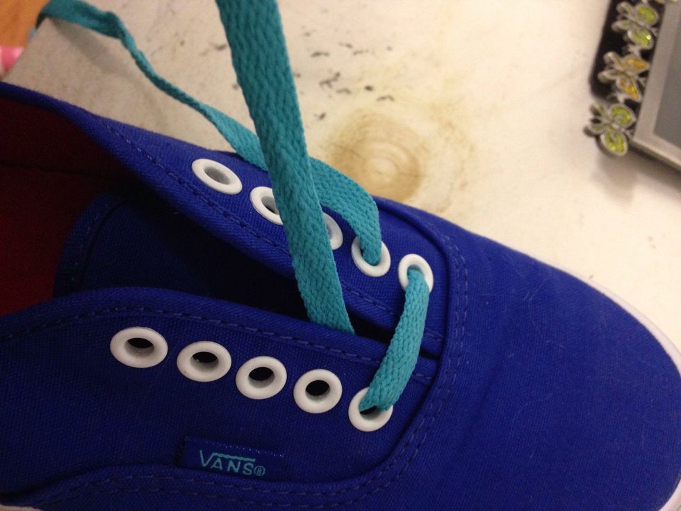 Now take the lace to the right