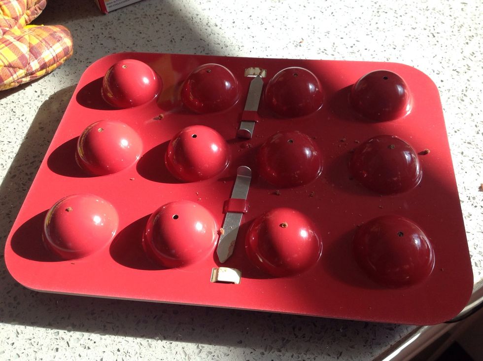 Now take the pops out. The top may be really stubborn and doesn't come off easily.