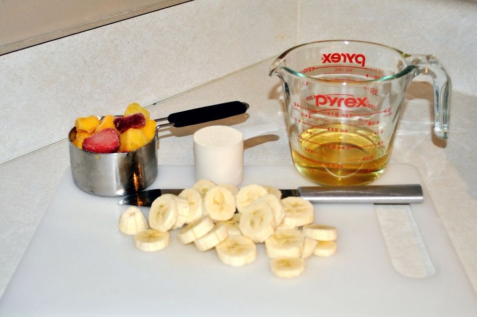 Now that all the ingredients are ready, it's time to blend!