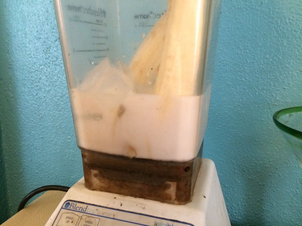 Now that all your ingredients are in the blender, it's blending time.