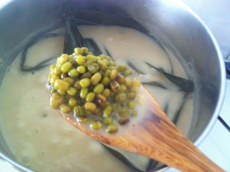 Now that the sago is translucent, it's almost done. Remove the pandanus leaves.