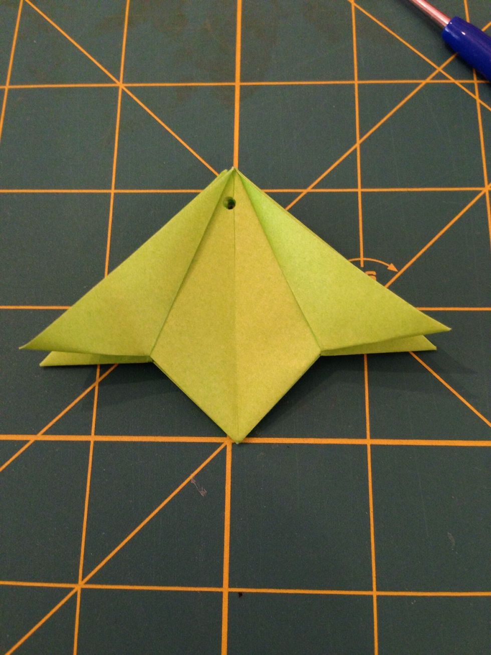 How to make an origami ornament for christmas B+C Guides