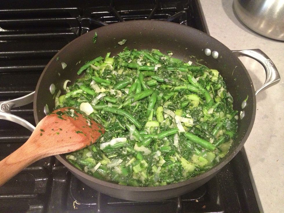 Now the onion, celery, green beans, kale and spinach are finished cooking.