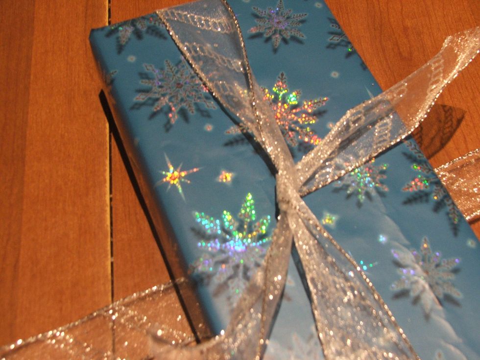 Now tie the two vertical Ribbons together tight.