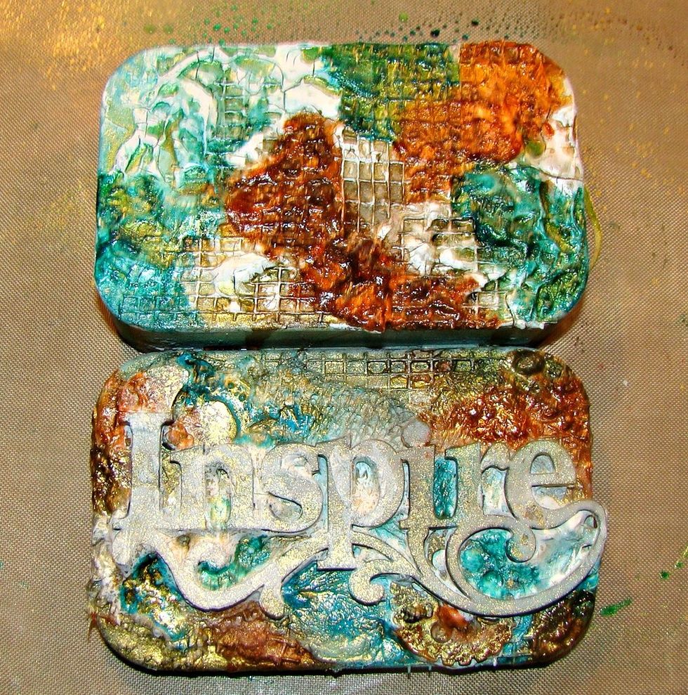 Now to add the yummy dimensional Sorbet's in Kenyan Copper, Viridian & Chocolate. Globbing it on to create more texture and glimmer.