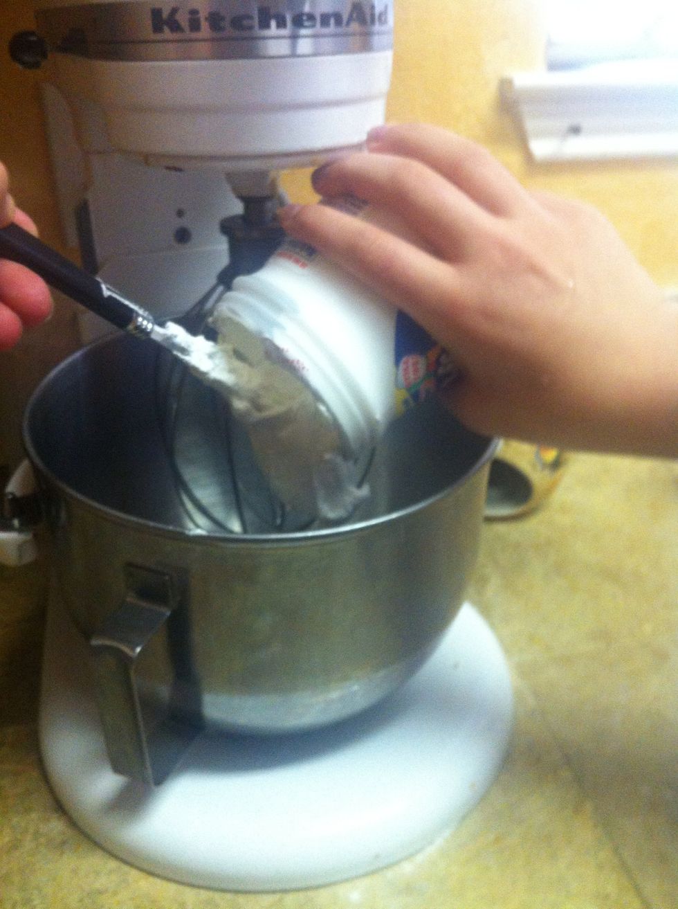 Now to the creme topping!!!! Add marshmallow creme...