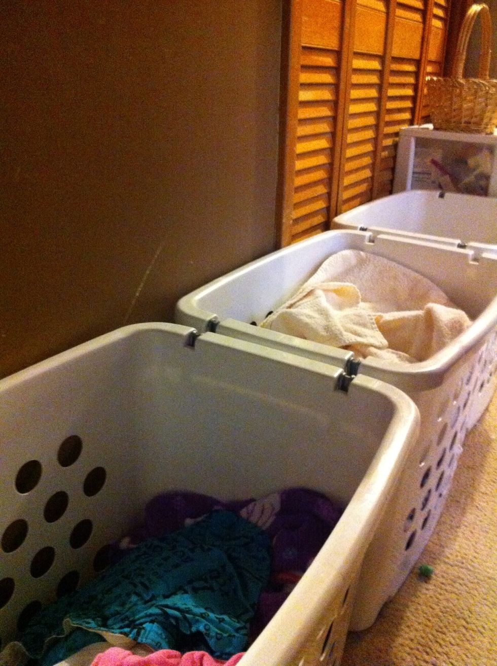 Now to the next machine..Laundry. Have presorted baskets with how you do laundry. I sort whites, towels, and darks.