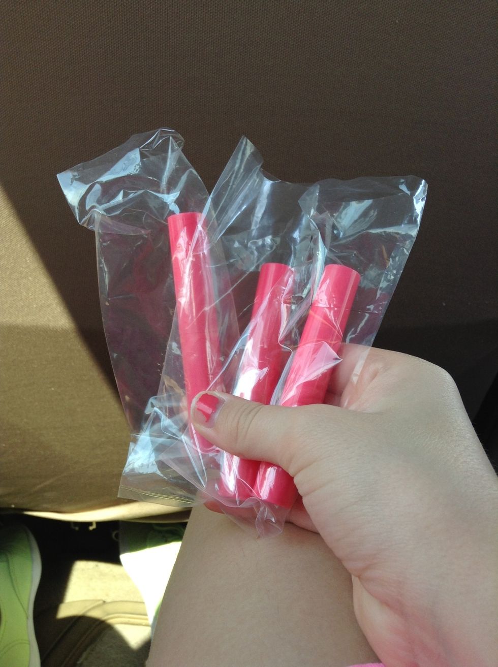 Now to what I ordered... Pink lip balm containers!