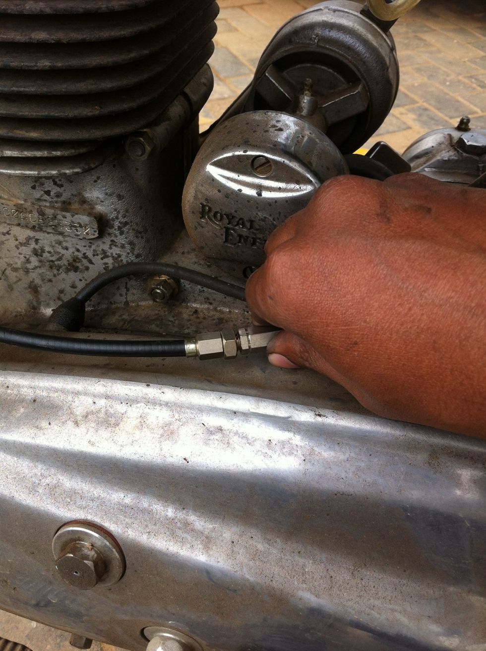 Now unscrew the length adjuster to get the maximum cable length