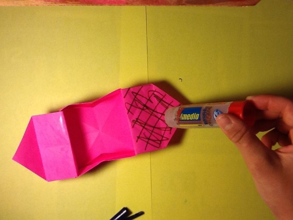 Now, we going to continue putting glue in the marked part