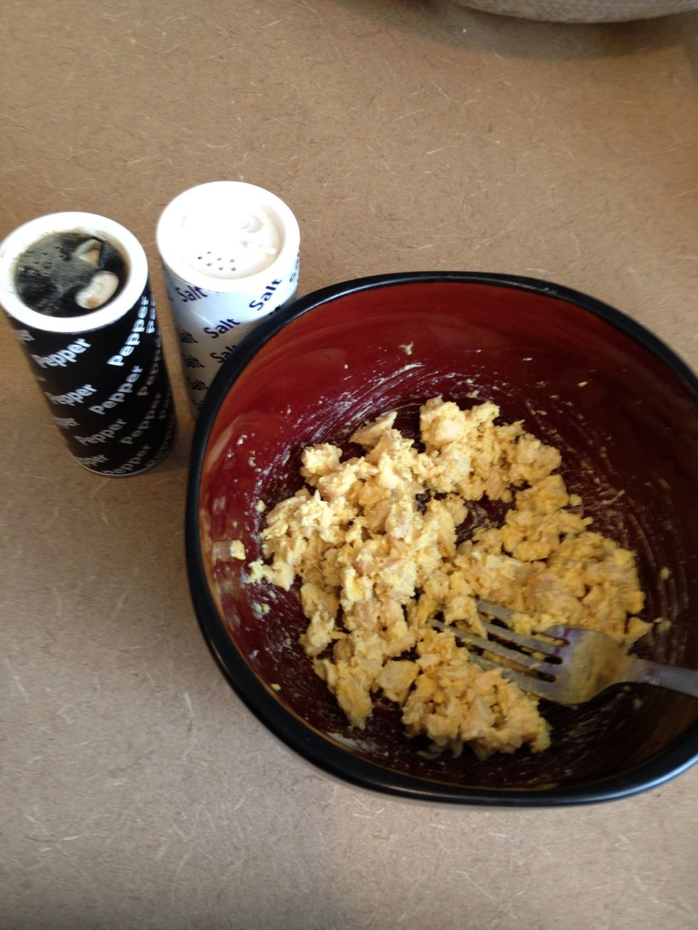 Now you can add salt and pepper for taste, I only used pepper.