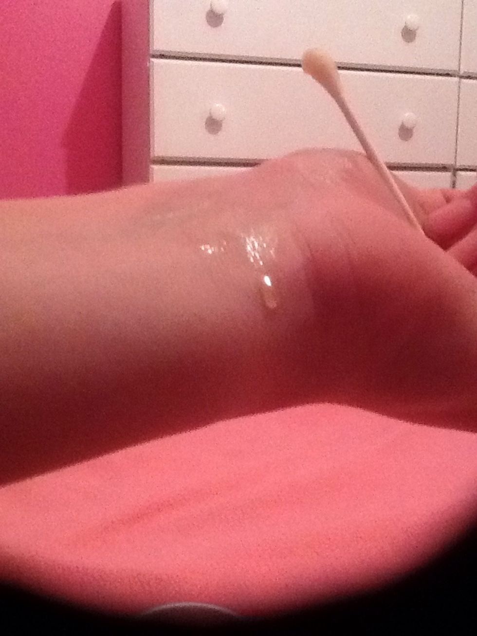 Now you can Apply ( sorry for the awkward holding of the q tip couldn't take the pic with both hands ) just Apple with q tip and rip on your skin wherever you like ( wrist,neck, and even face! )