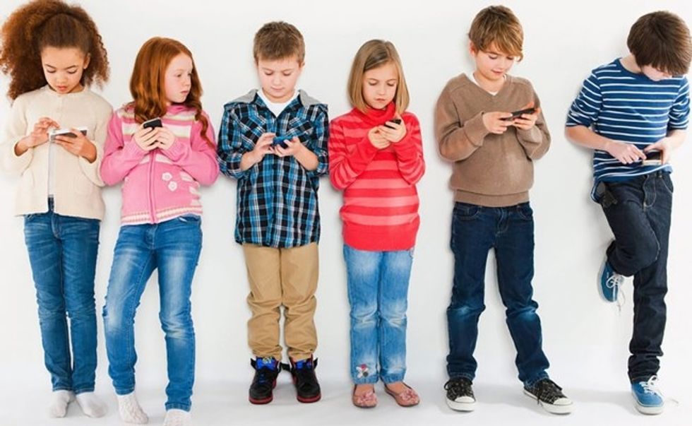 Now you can enjoy messing and laughing with your friends on Instagram without being unsafe :)